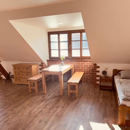 Penzion, Restaurace Jaro Vesin Brdy Rozmital pod Tremsinem Luaran gambar