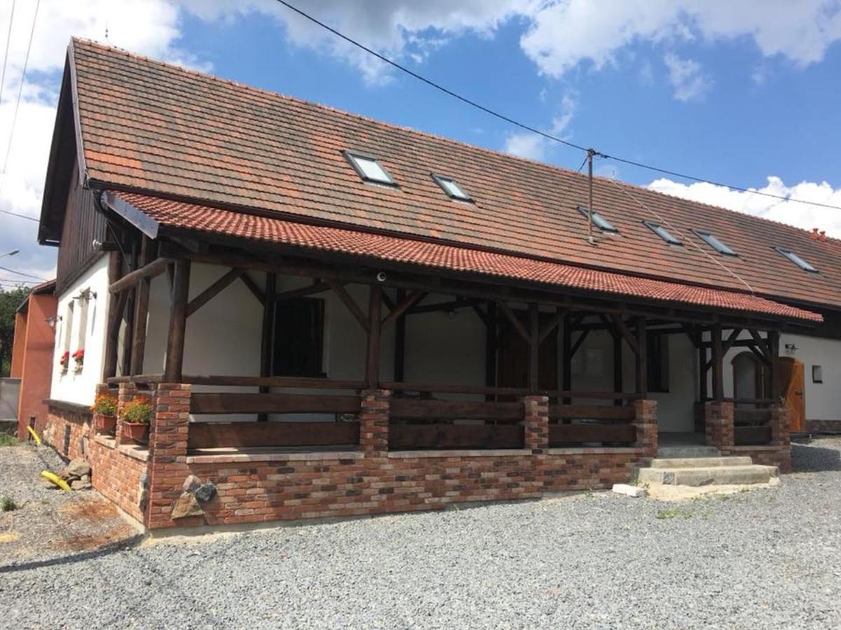 Penzion, Restaurace Jaro Vesin Brdy Rozmital pod Tremsinem Luaran gambar