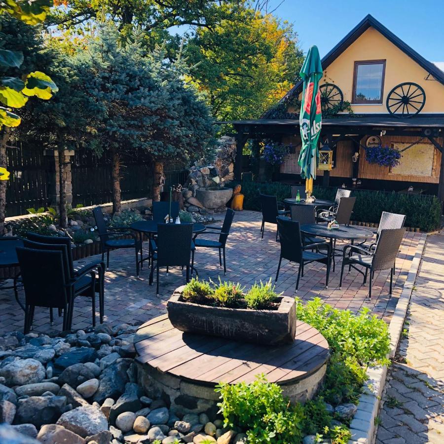 Penzion, Restaurace Jaro Vesin Brdy Rozmital pod Tremsinem Luaran gambar